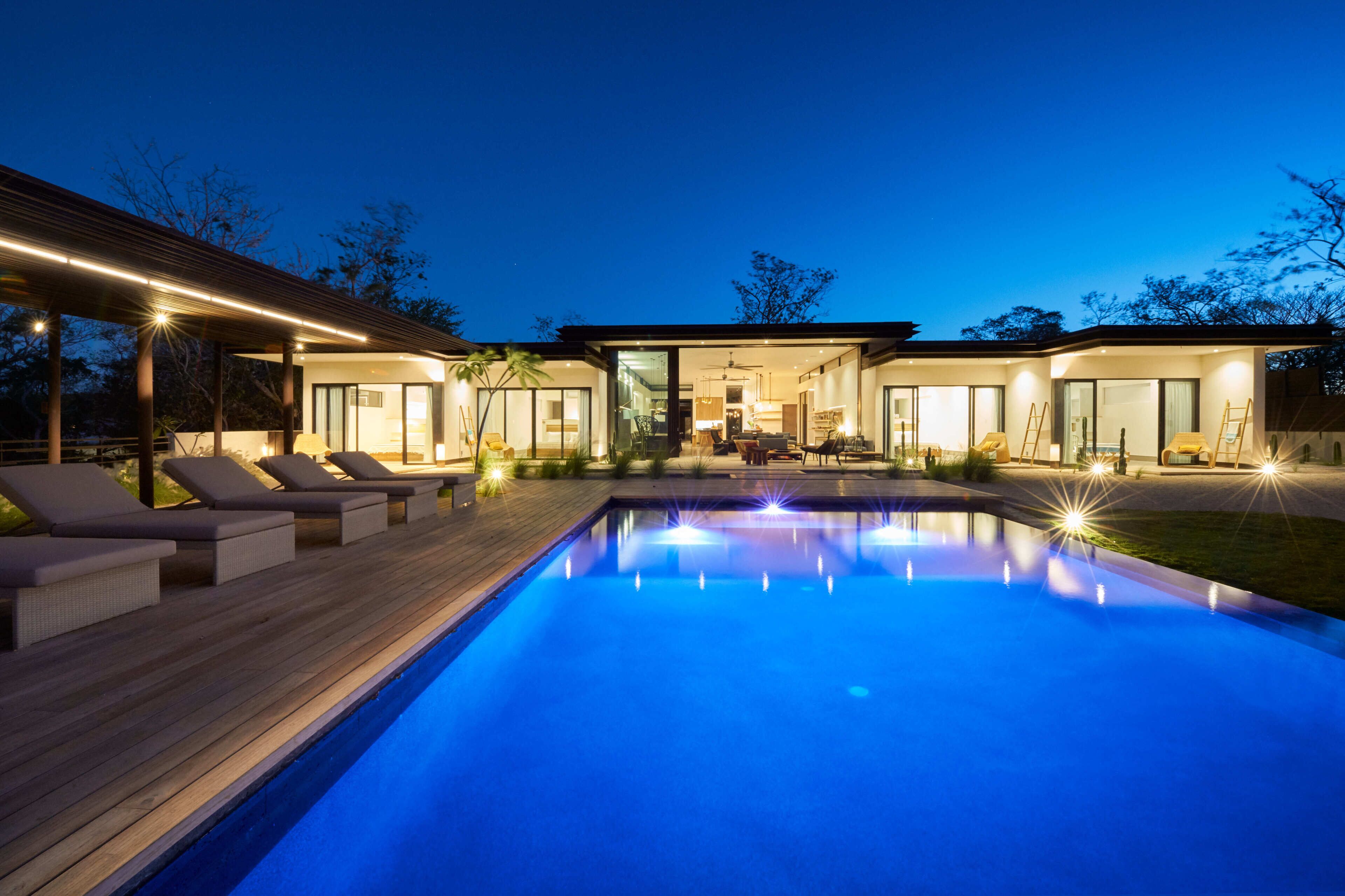Villa Morabeza - Pool and house