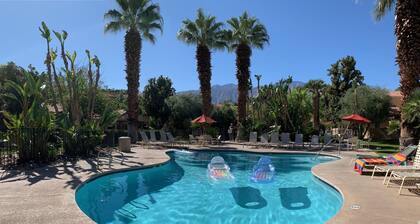~ Oasis Paradise ~ Clear blue skies ~ Mtn View ~ Tennis ~ Pickleball ~ Pools ...