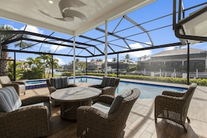 Outdoor pool, a heated pool - Recently updated within walking distance to beach, hotels and restaurants (Marco Island)