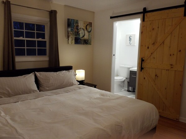 3 chambres, coffres-forts dans les chambres, fer et planche à repasser