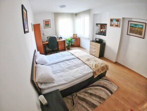 1 Schlafzimmer, Bügeleisen/Bügelbrett, kostenloses WLAN, Bettwäsche