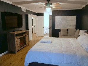 3 Schlafzimmer, Betten mit Memory-Foam-Matratzen, Bügeleisen/Bügelbrett