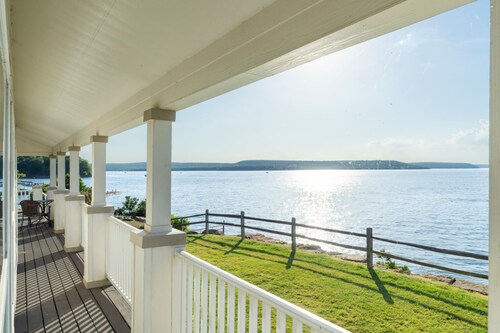 Castaway at CrossTimbers Marina