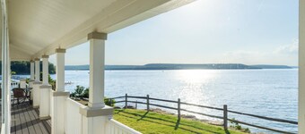 Castaway at CrossTimbers Marina