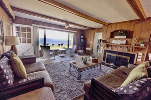 Smart TV, fireplace, DVD player, foosball