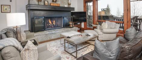 TV connectée, cheminée