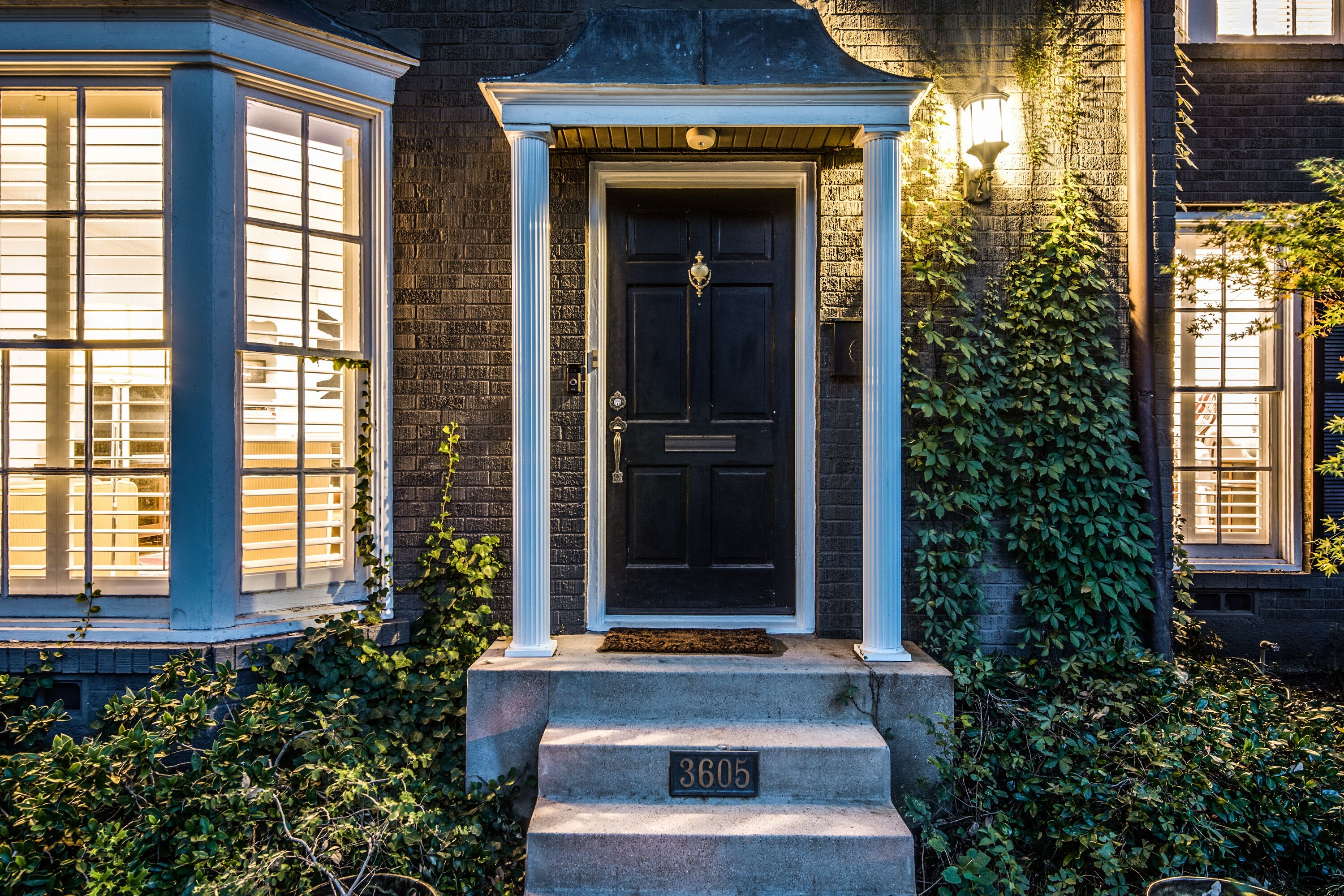 Highland Park SMU, Katy Trail, Uptown Travis-Knox Shopping! 