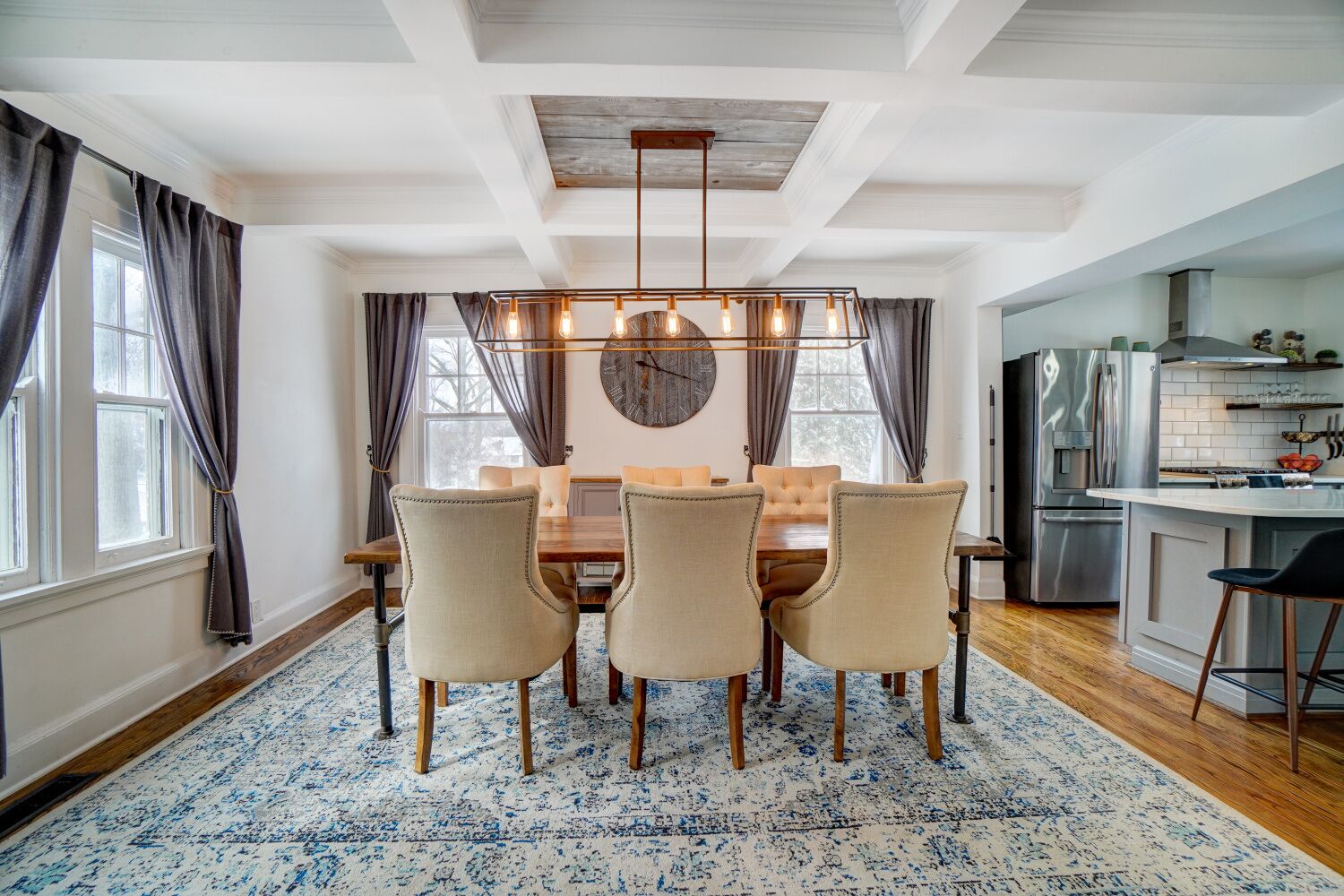 Luxury Modern Oasis 4BR 3BA Farmhouse, 10min to DT