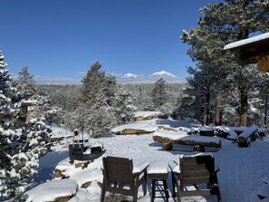 Property grounds - Rustic Oak Log Cabin in the Ponderosa Pines great for a quiet get away.  (Aguilar)
