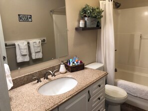 Shower, hair dryer, towels, toilet paper - Great Location!   Kenai -- Close To Beach/Mouth Of The Kenai River (Kenai)