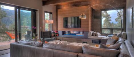 تلفزيون ذكي، مدفأة، ستيريو