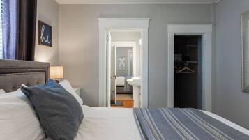 2 soveværelser, skrivebord, strygejern/strygebræt, weekendseng