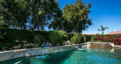Retiro del desierto de 3 camas con piscina privada de agua salada, bañera de hidromasaje, pozo de fuego y vistas al monte