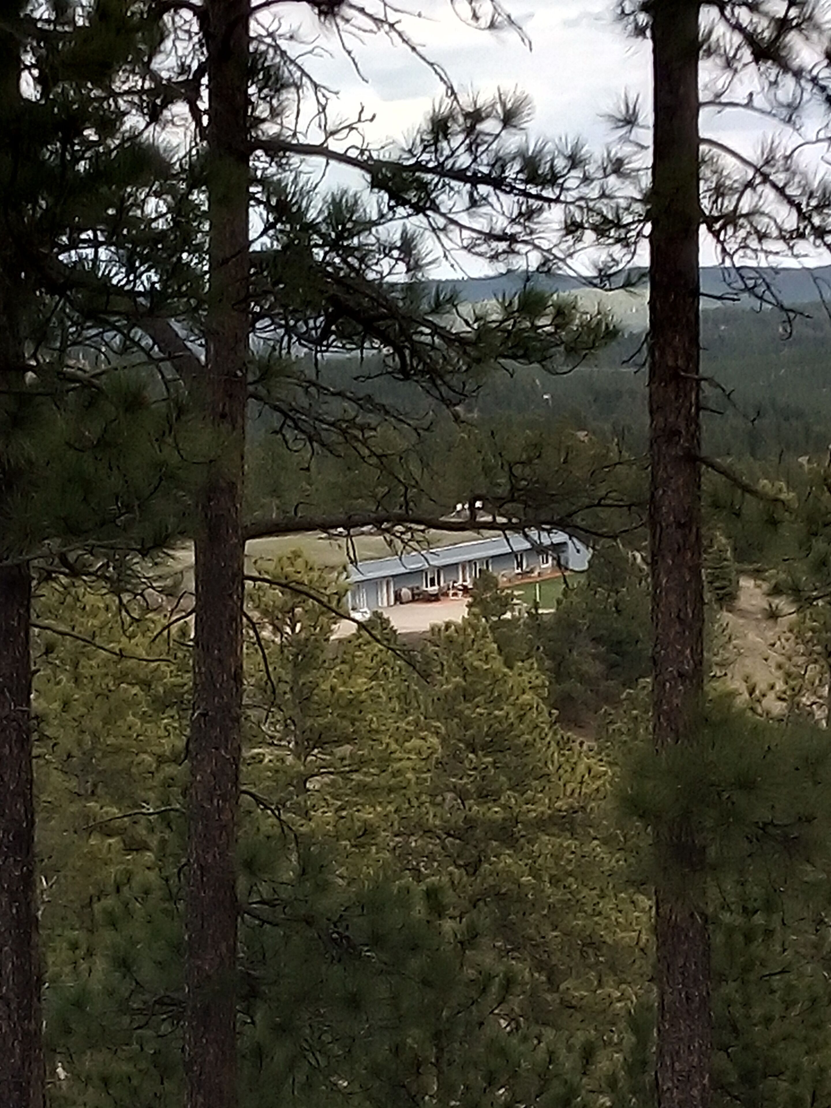 Scenic, family friendly, central location, Black Hills vacationing at its best!
