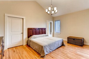 3 عدّة غرف نوم ومكتب �ومكواة/لوح كي وواي فاي مجانًا