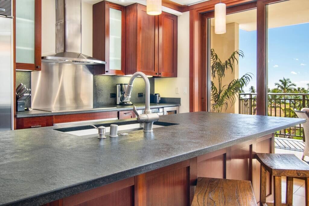 Fridge, microwave, coffee/tea maker, cookware/dishes/utensils