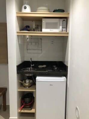 Deluxe-Doppelzimmer, Mehrere Betten, Nichtraucher | Eigene Küche | Kühlschrank, Mikrowelle, Herdplatte, Kochgeschirr/Geschirr/Besteck