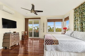 4 habitaciones, escritorio y tabla de planchar con plancha 