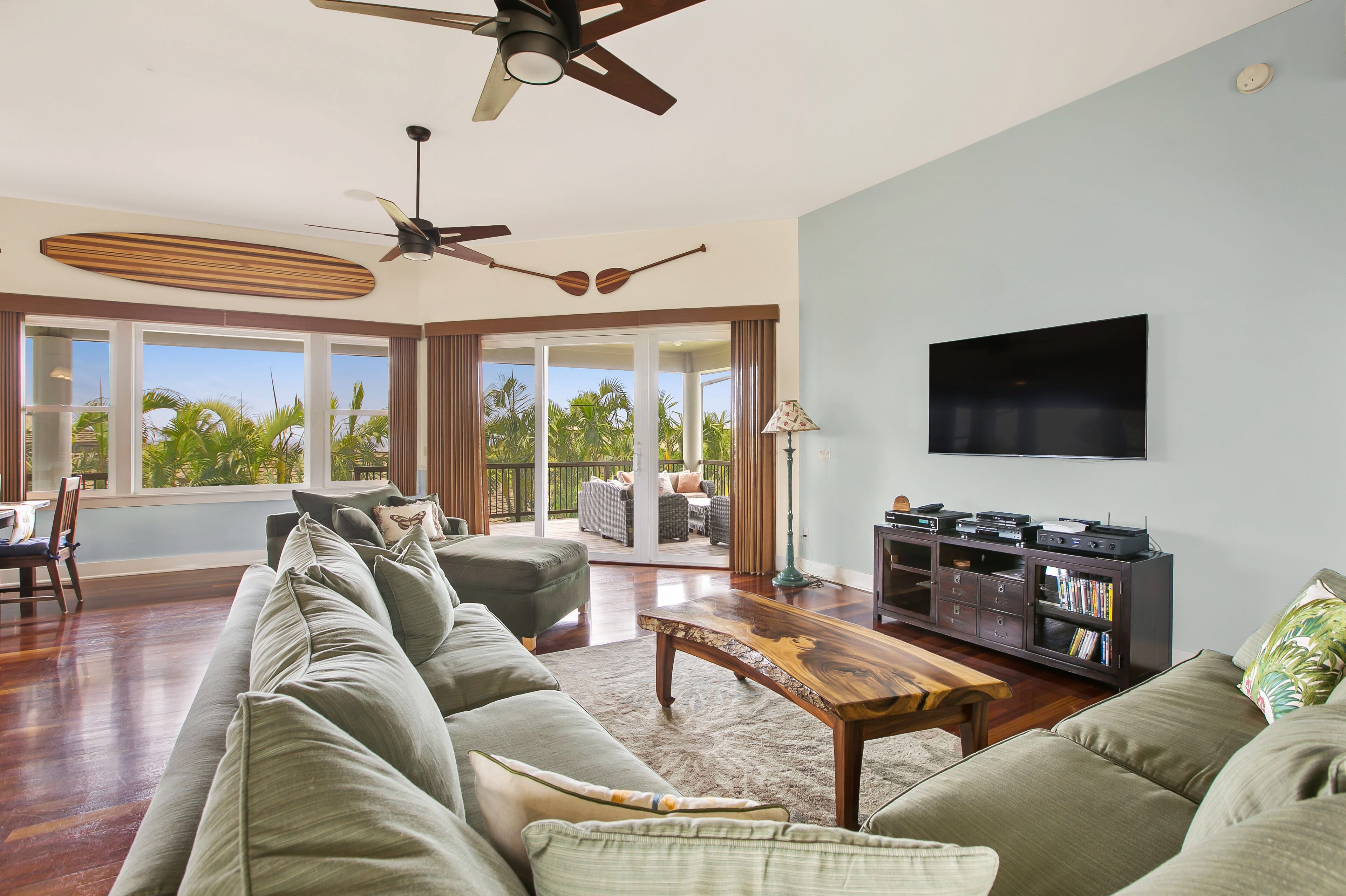 Smart TV, table tennis, books, stereo