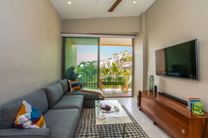 تلفزيون ذكي، مشغل دي في دي، مكتبة موسيقى، مكتبة فيديو