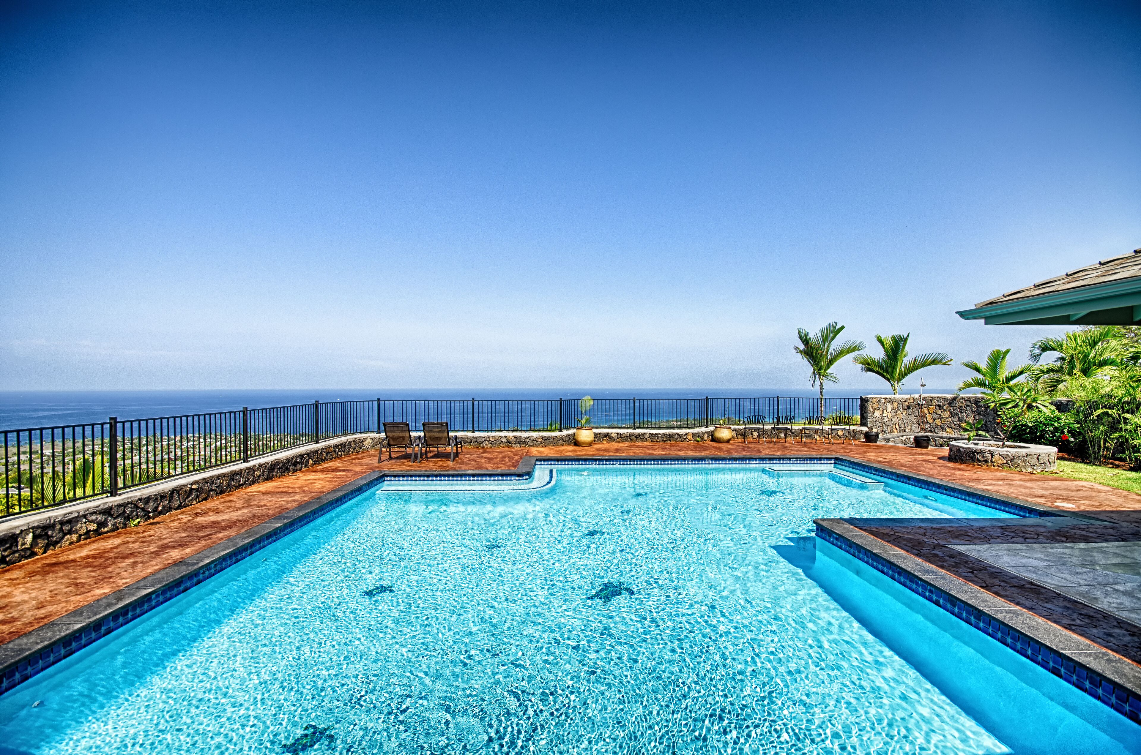 Luxury great oceanview large pool/Spa 2 mins to beaches best value in Hawaii