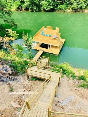 Norris Nook: Brand New Lakefront, 9br / 11ba, privates Dock, privater Whirlpool, 32 Schlafplätze