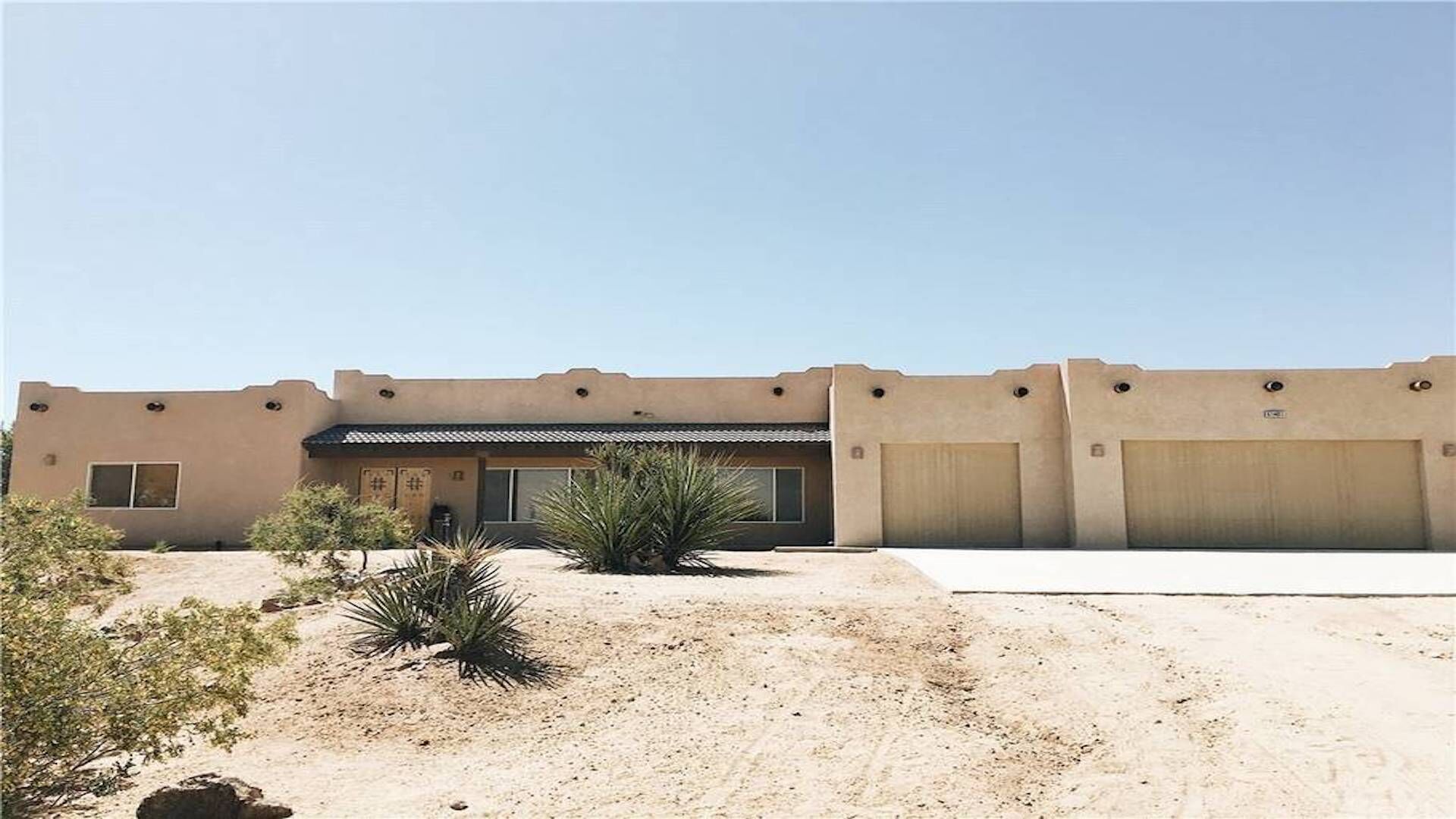 Joshua Tree Desert_Om - The place to enjoy yourself and find inner peace.