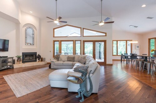 Family-friendly nature retreat on the beautiful Wekiva River