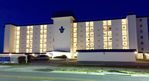 Exterior - Beautiful Atlantic Ocean beach front condo in sunny Florida! (Daytona Beach Shores)