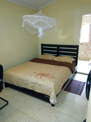 3 makuuhuonetta, silitysrauta/-lauta, ilmainen internet, vuodevaatteet