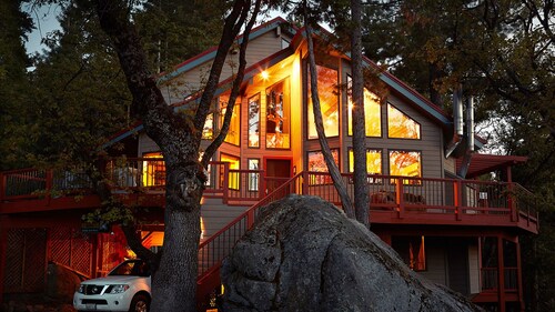 Inside Yosemite N.P. Gates!, the Lodgepole Room is Minutes From the Valley.
