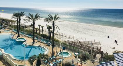 UUSI LISTING - Beachfront Luxury 4BR / 3BA Sunset-näkymillä ja 2 mestarilla!