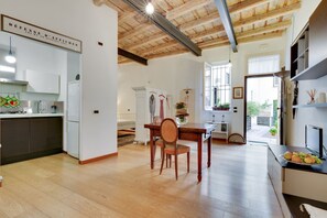 Fridge, microwave, oven, stovetop - LA BELLA SOSTA AL COLOSSEO (Roma)