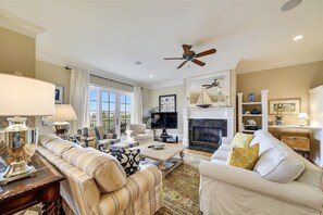 Smart TV - 16 Singleton Shores, OceanViews, Pool, Elevator, Free Golf, Pickleball (Hilton Head)