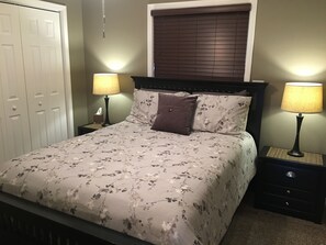 1 bedroom, iron/ironing board, WiFi, bed sheets - Water Front*No Steps Entry*1 Bed/1Bath Condo*Sleeps 4*Boat Slip Available (Osage Beach)