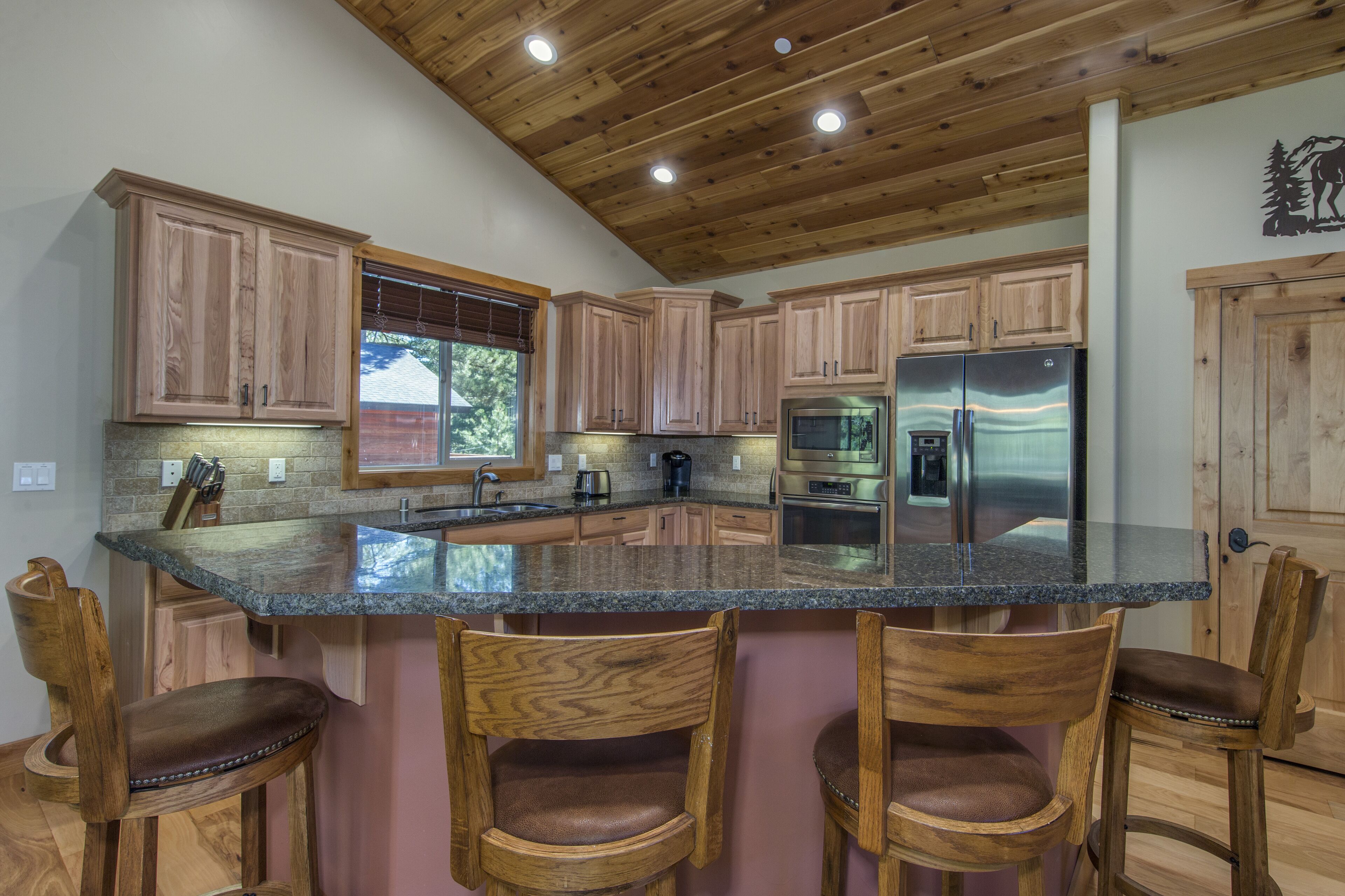 ثلاجة، ميكروويف، فرن، موقد طهي مسطح