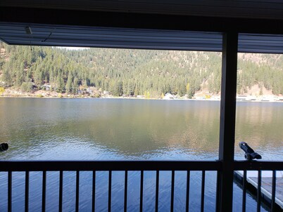  Hook, Wine & Sinker Escape  
Deer Lake Waterfront 