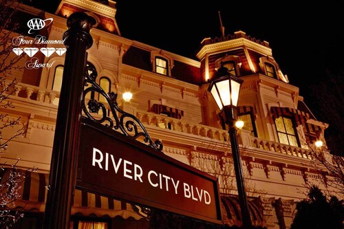  Pretty  *3BDR/2Bath Home* in a Good Area Next to Parks & Close to Downtown!