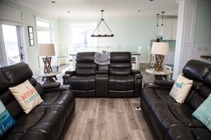 Smart TV, fireplace, video games, DVD player - Seascape - WITH HOT TUB - Sleeps 15 (Ponte Vedra Beach)