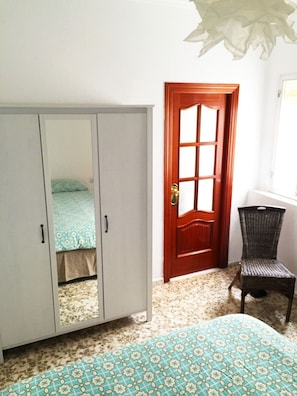 2 chambres, fer et planche Ă repasser, accĂšs Internet, draps fournis