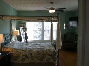 3 bedrooms, iron/ironing board, Internet, bed sheets - Centrally Located Home for Derby/Breeders Cup (Louisville)