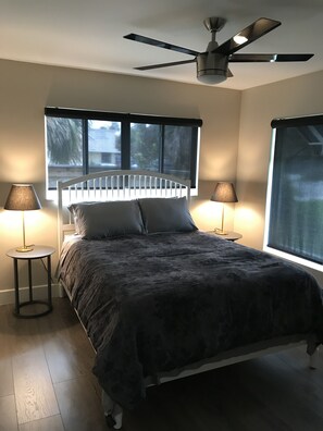 4 bedrooms, iron/ironing board, WiFi, bed sheets - Renovated 4 Bedroom East Boca House, Walk to Everything! (Boca Raton)