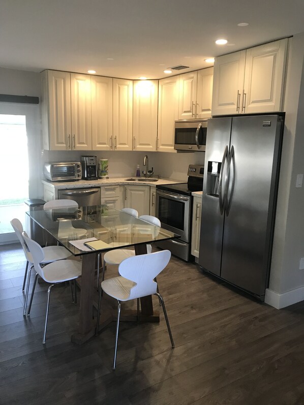 Fridge, microwave, oven, stovetop - Renovated 4 Bedroom East Boca House, Walk to Everything! (Boca Raton)