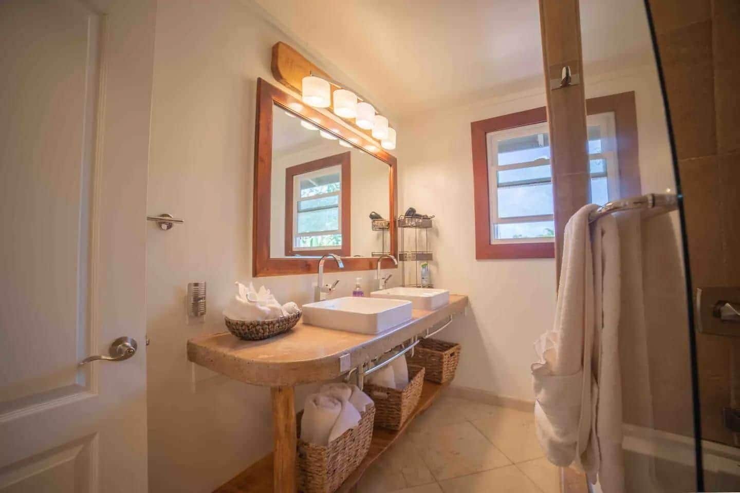 Bathtub, hair dryer, towels