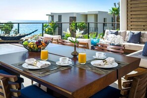 Outdoor dining - Ocean view 3BDVilla Chileno Bay - Resort Amenities (Cabo San Lucas)