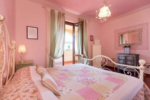 3 室のベッドルーム、アイロン / アイロン台、WiFi、ベッドシーツ