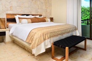 2 bedrooms, iron/ironing board, free WiFi, bed sheets - Oceanfront condo on the beach w hot tub! Minutes walk to restaurants,  (playa del carmen)