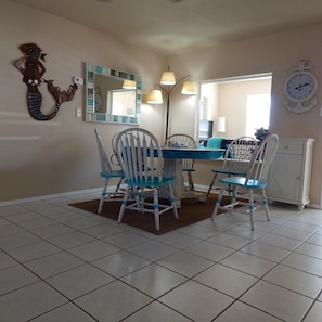 Dining - Perfect Place in a Perfect Location (Fulton)