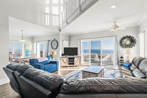 スマートテレビ、DVD プレーヤー、卓球台