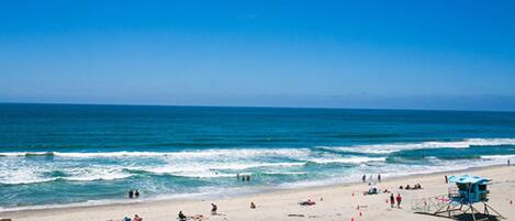 Camastros y toallas de playa